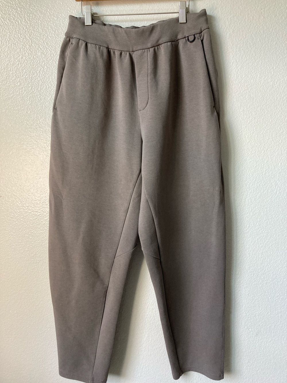 Nike 24.7 Impossibly Soft Dri-FIT Pants Cave Stone joggers Men M HQ6970-289